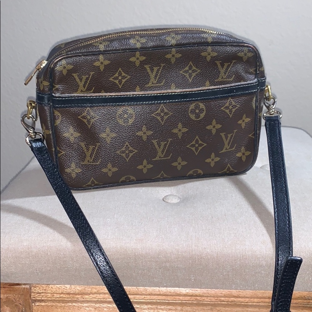 Louis Vuitton Authentic Compiegne Clutch 23